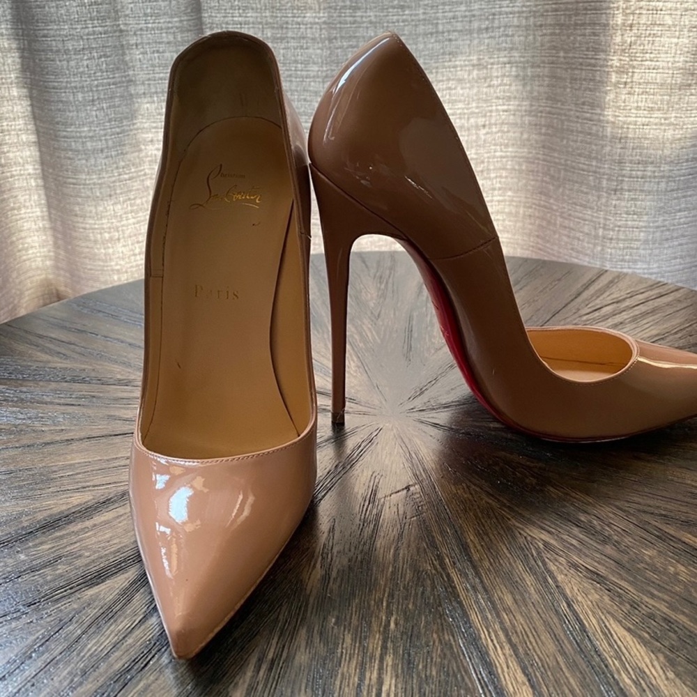 Authentic Christian Louboutin Nude So Kate Pumps